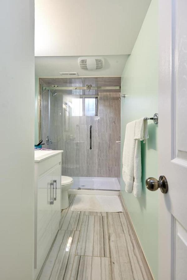 Private Room Near Airport Mississauga Exterior photo