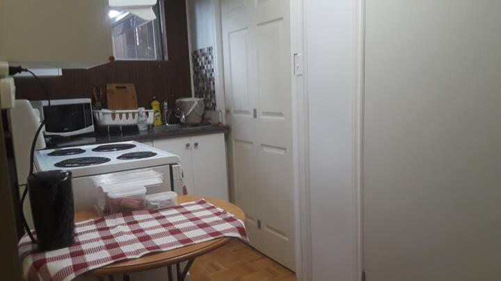 Private Room Near Airport Mississauga Exterior photo