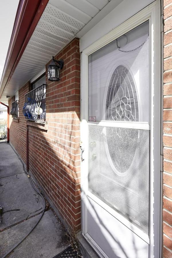 Private Room Near Airport Mississauga Exterior photo